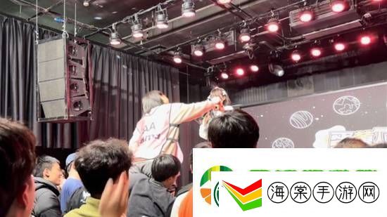 不追内娱的年轻人沉迷地下偶像