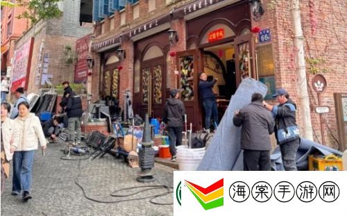 撒贝宁与王鸥现身福州