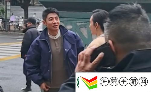 撒贝宁与王鸥现身福州