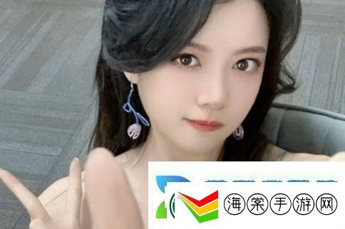 骆歆回应年收入才16万称开场秀衣服都是自费友