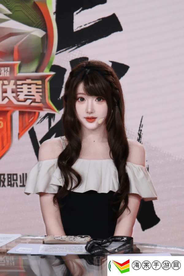 琪琪发布K甲解说席自拍并配文